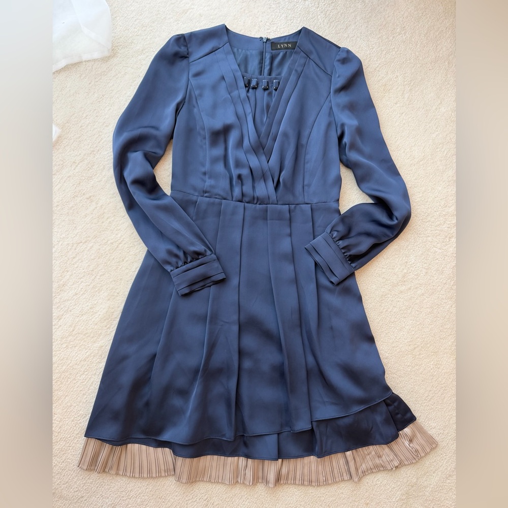 LYNN Navy Blue Silky Long Sleeve V-Neck Buttons Design Underskirt Layers Dress